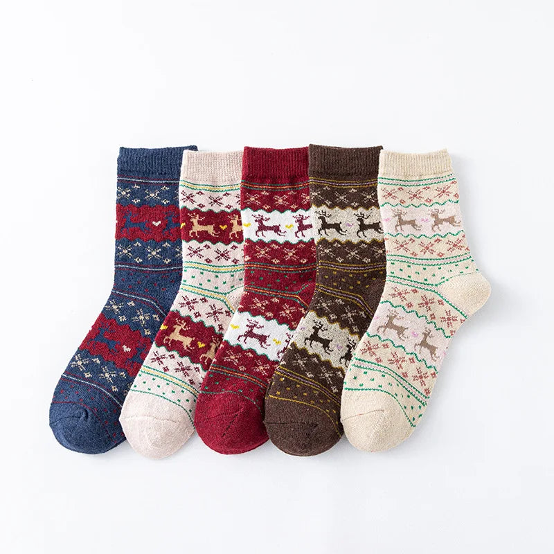 Looking for a cozy and adorable Christmas gift? These boxed winter wool socks are the perfect choice! 🎁🧦❄️