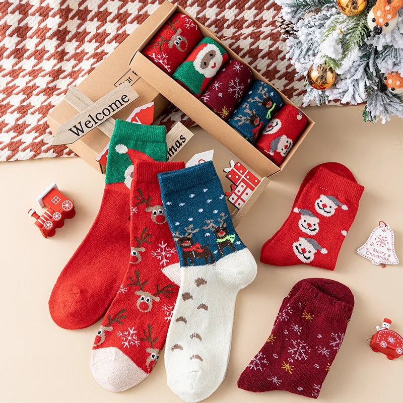 Looking for a cozy and adorable Christmas gift? These boxed winter wool socks are the perfect choice! 🎁🧦❄️